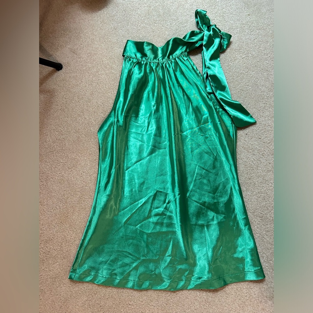Gorgeous green silk top tie adjustable